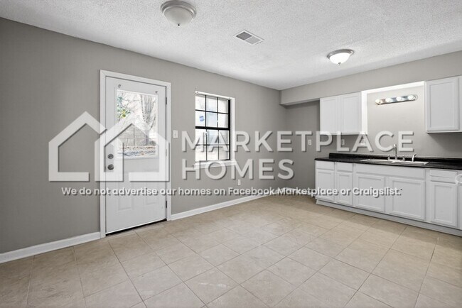 Building Photo - 5826 Laurie Dr