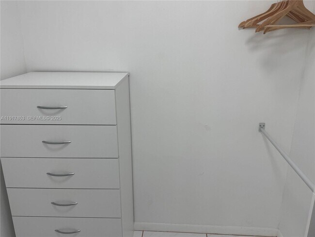 Building Photo - 6050 NW 64th Ave