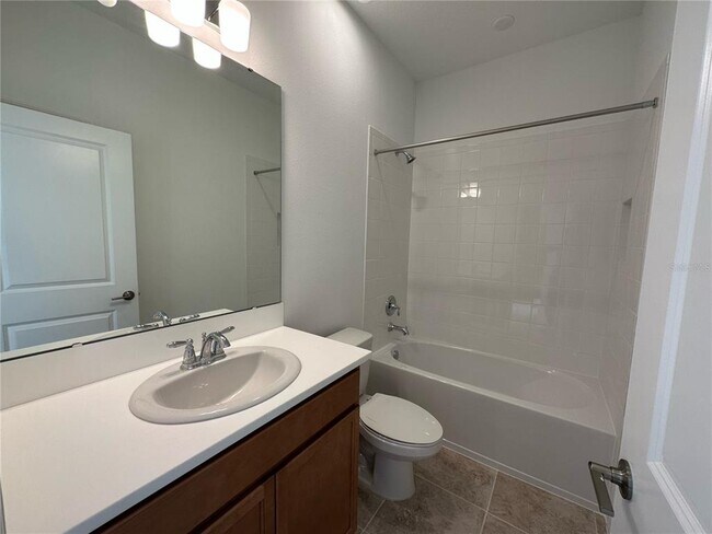 Building Photo - 2190 Ridge Pointe Ln