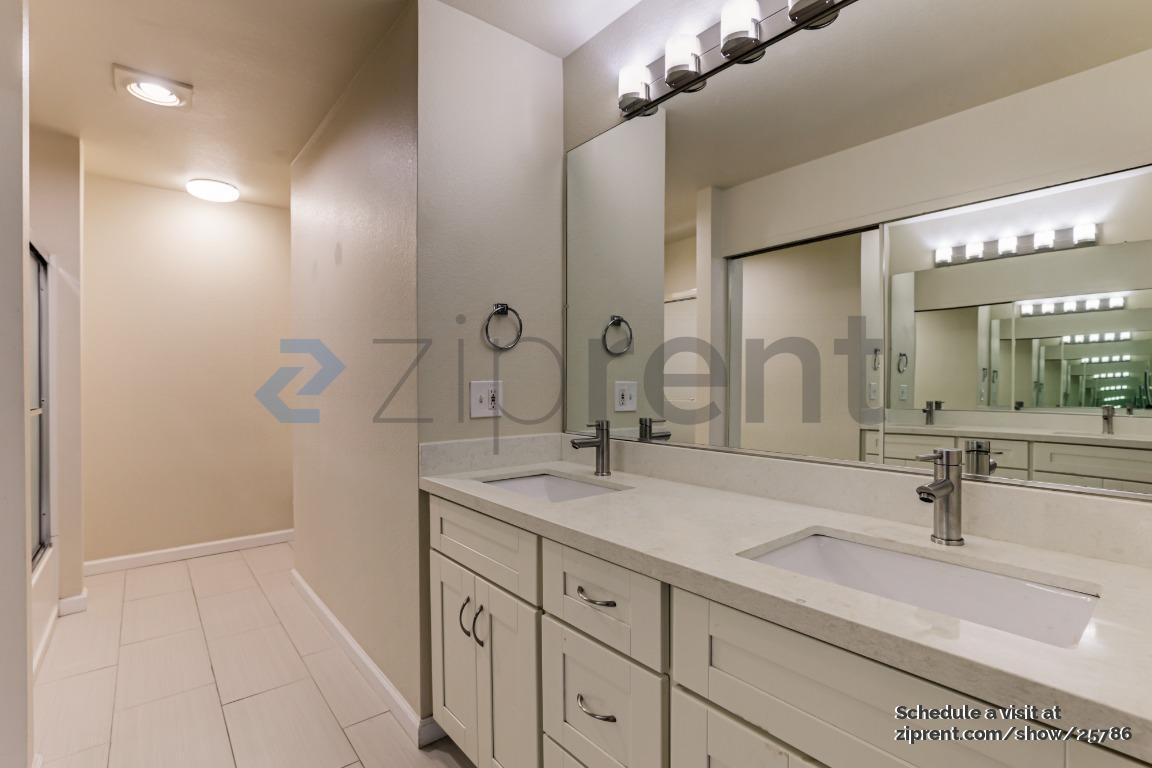 Building Photo - 821 Printempo Pl