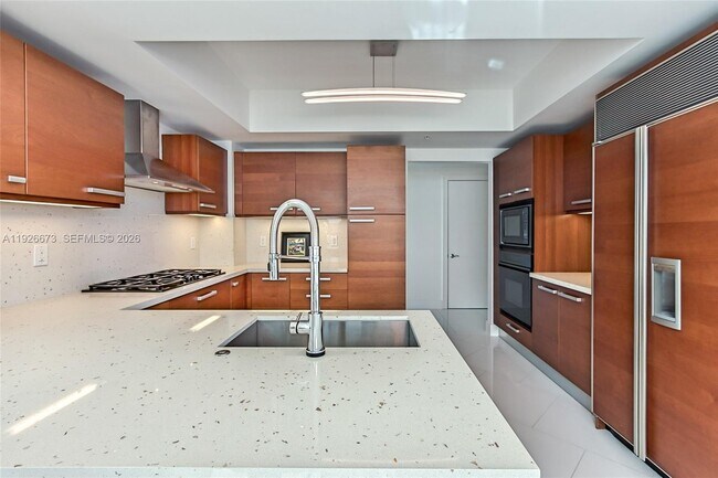 Building Photo - 3535 S Ocean Dr