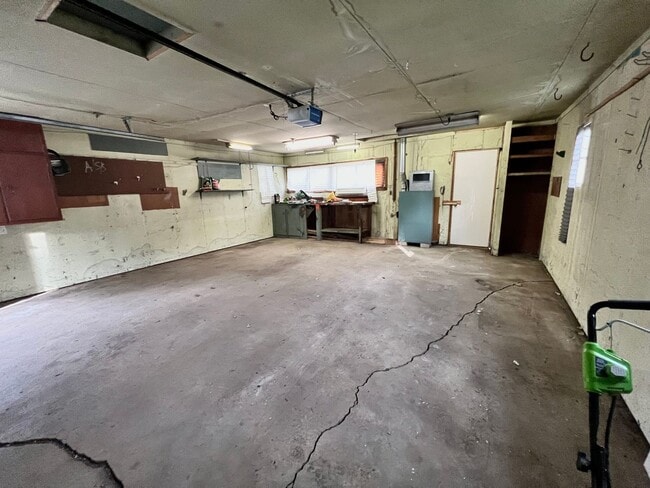 Building Photo - Single-Family Home Minutes from Saint Mary's!