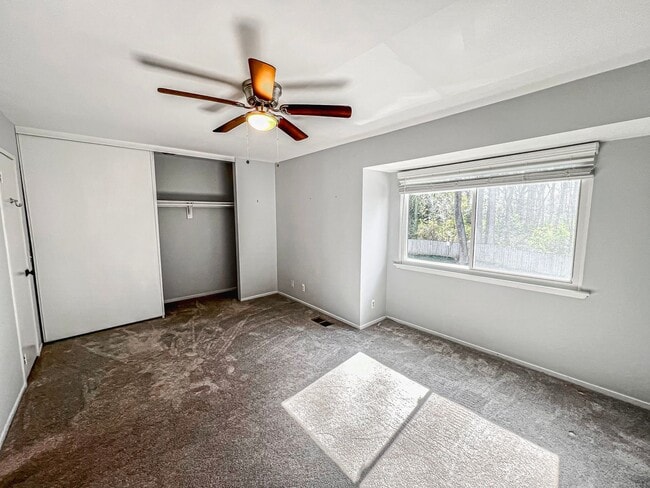 Building Photo - Recently Renovated Contemporary Apartment In Lovely Mosbys Landing