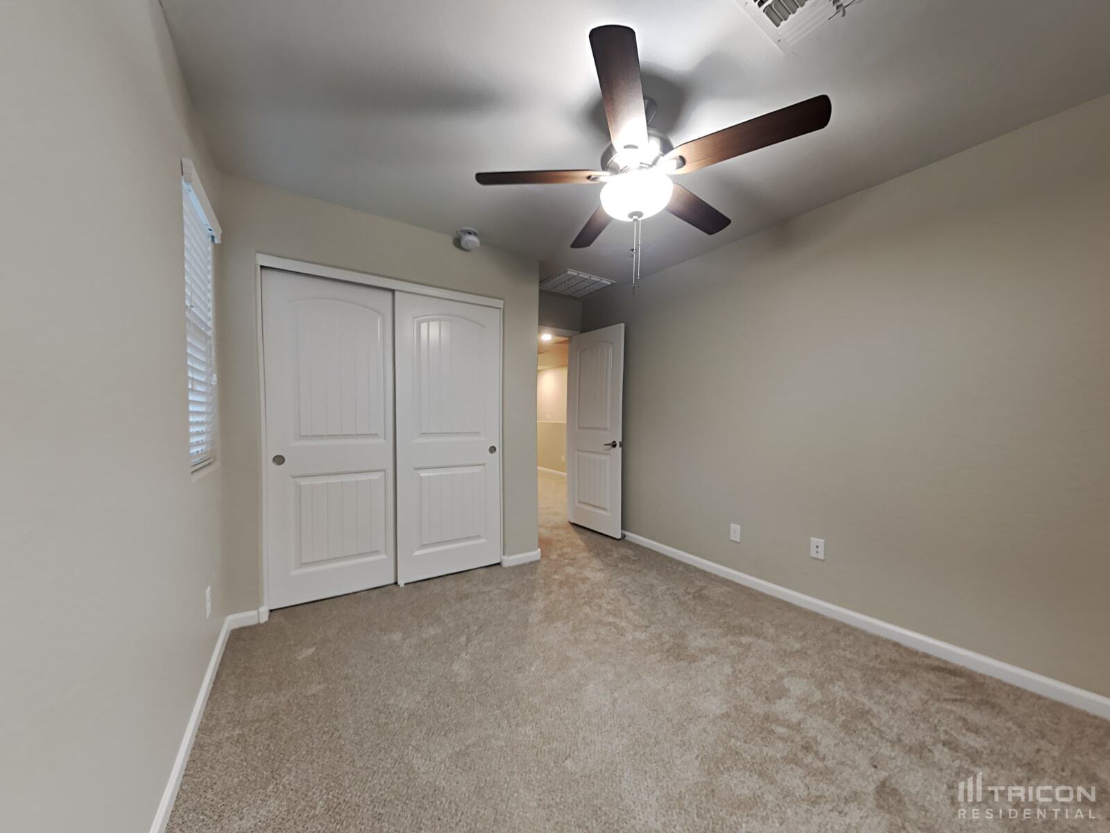 Building Photo - 12555 W Hummingbird Terrace