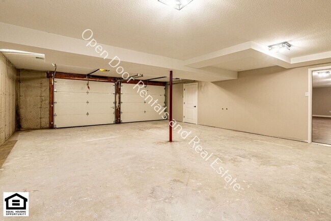 Building Photo - 4 bedroom home now available!