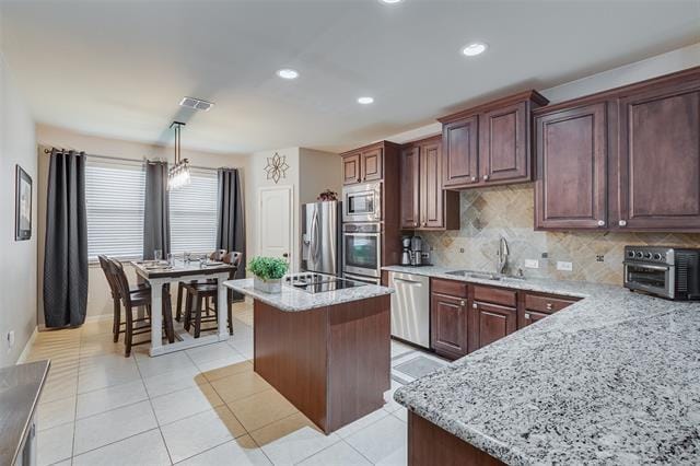 Building Photo - 15121 Seventeen Lakes Blvd