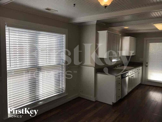 Building Photo - 153 Creekstone Tr