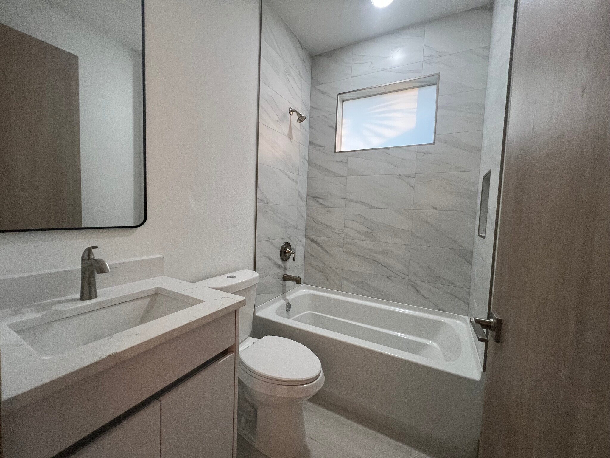 Building Photo - 4327 Kinlock St