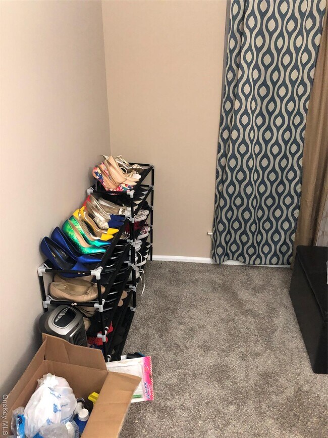 Building Photo - 31 Moore Ln