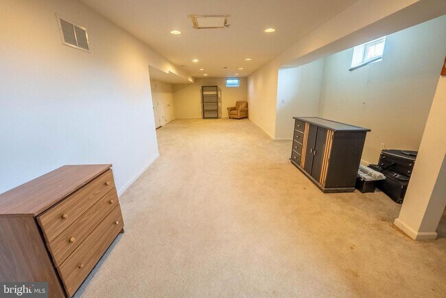 Building Photo - 516 Rachel Dr