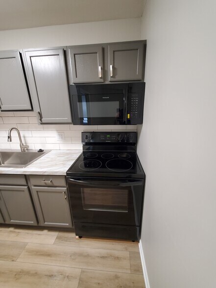 Building Photo - 202 N Blair St