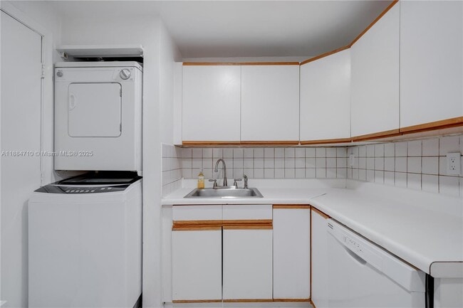 Building Photo - 13700 SW 62nd St