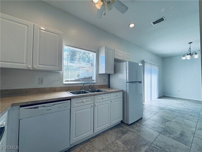 Building Photo - 4813 30th St SW