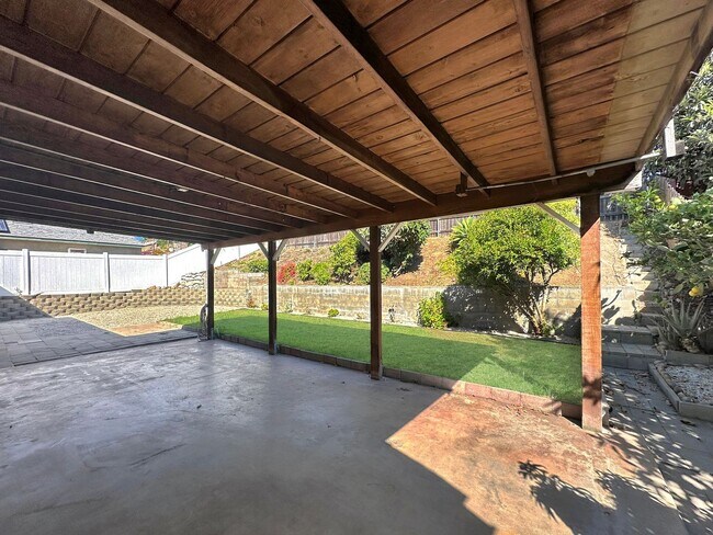 Building Photo - Charming 4BD/2BA House in San Carlos W/ W/...