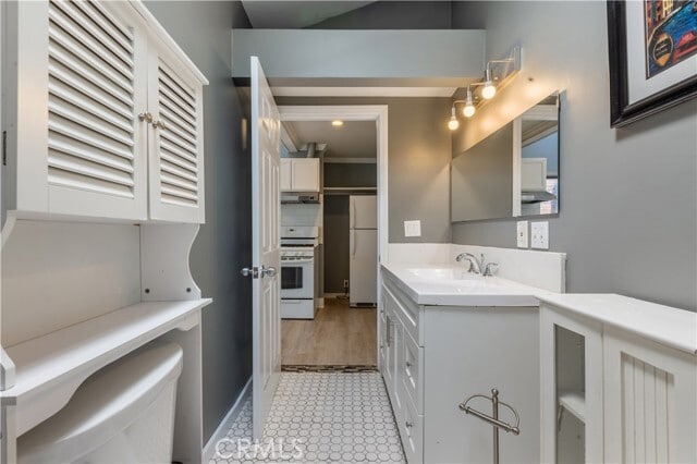 Building Photo - 6221 Agnes Ave