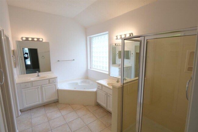 Building Photo - 24403 Lanning Dr