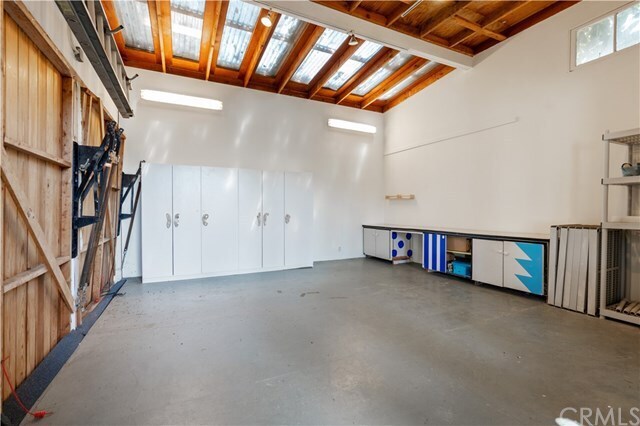 Building Photo - 2560 Amherst Ave