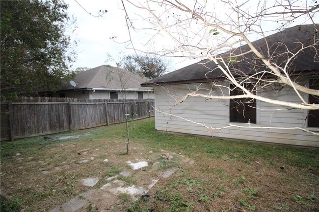 Building Photo - 8502 Apple Carrie Cove