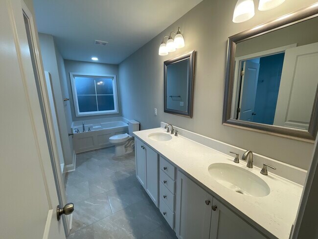 Building Photo - 1351 Virginia Acres