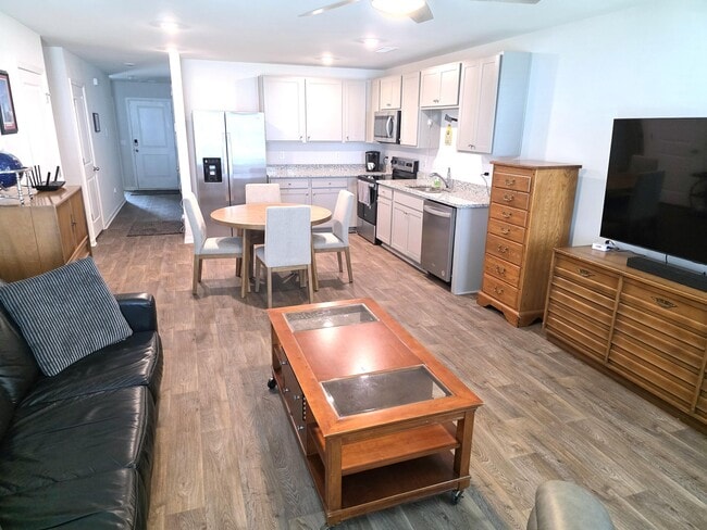 Building Photo - 764 Striped Bass Ct