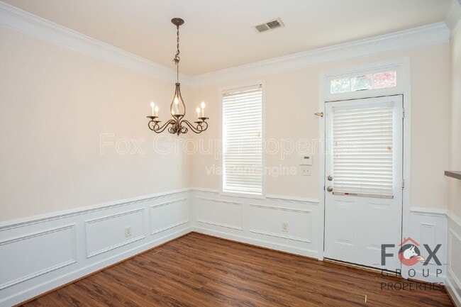 Building Photo - 8602 Beaver Creek Dr