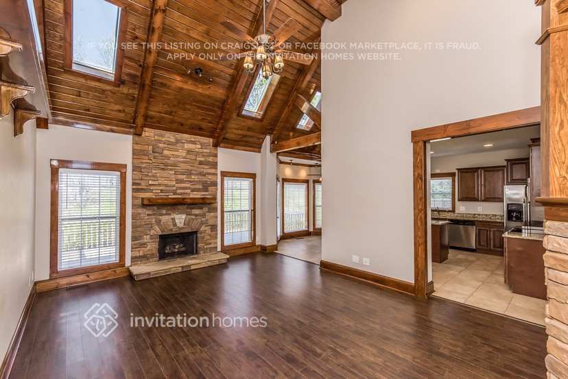 Building Photo - 6223 Spring Lake Dr