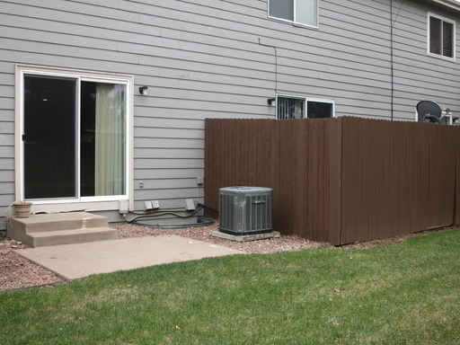 Building Photo - 2BR/2.5BA Townhome in gated community