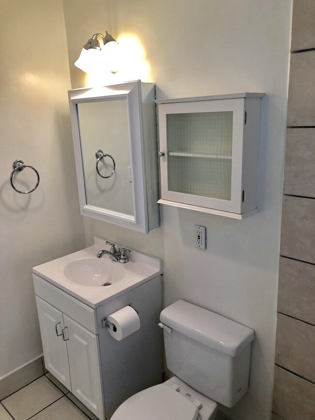 Building Photo - 6441 W 86th Pl