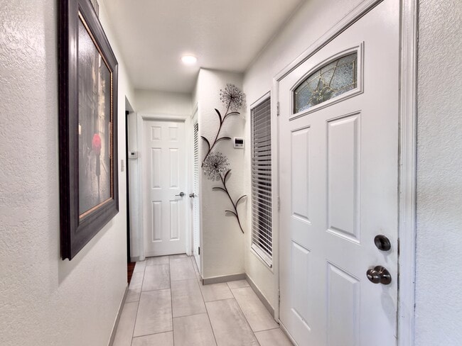 Building Photo - 15000 Ashford St