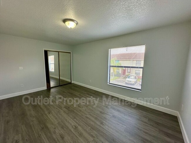 Building Photo - 6291 Arlington Ct