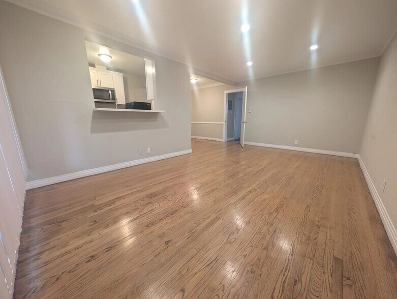 Building Photo - 1509 Orange Grove Ave