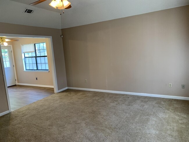 Building Photo - 234 Garden Cir
