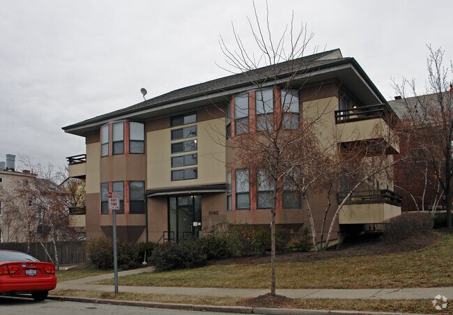Building Photo - 2902 Bellevue Ave