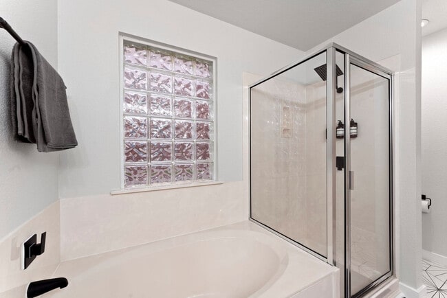 Building Photo - 313 Sweet Leaf Ln