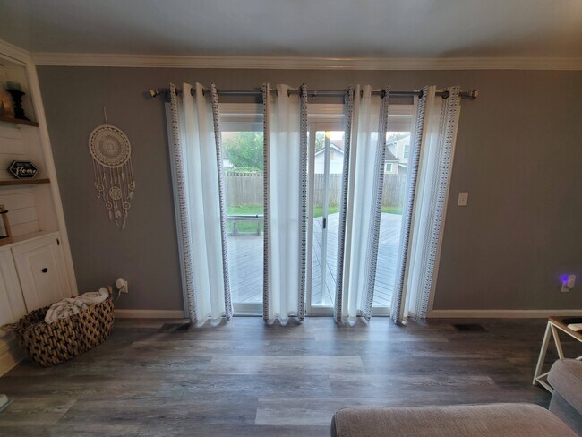 Building Photo - 1012 Meadowview Pl