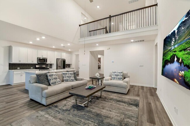 Building Photo - 737 Leeward Pass