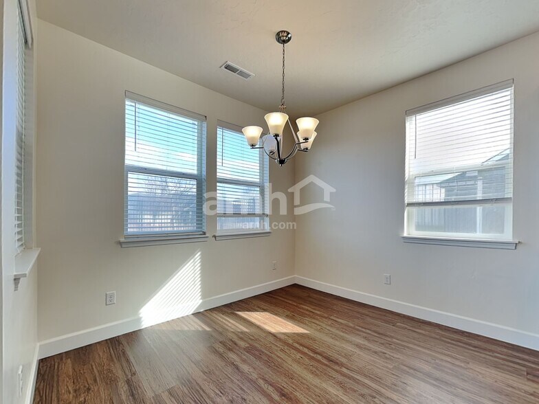 Building Photo - 378 E Sicily Dr