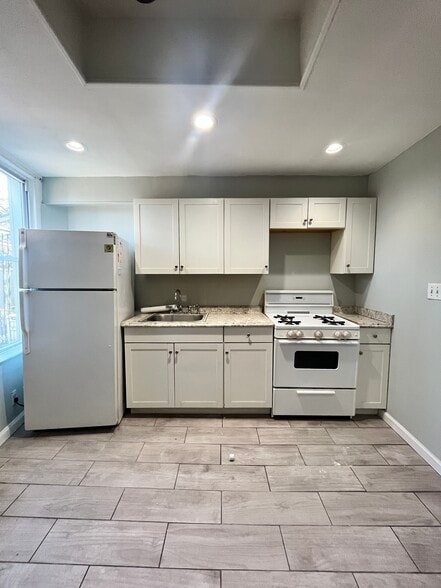 Primary Photo - 44 Clerk St