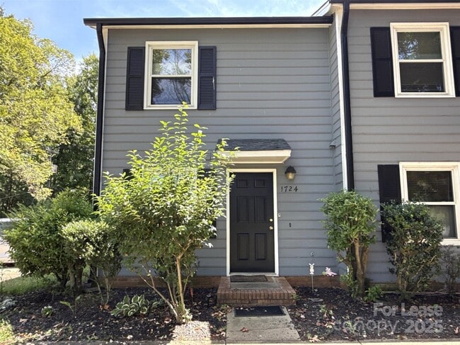 Primary Photo - 1724 Village Lake Dr