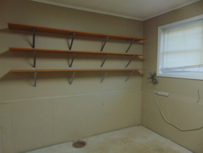 Building Photo - Inviting 3 Bed 2 Bath House