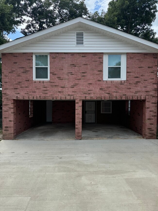 Building Photo - 1130-12 10th Ave