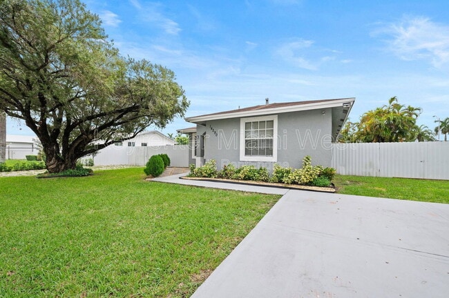 Building Photo - 14290 SW 287th St