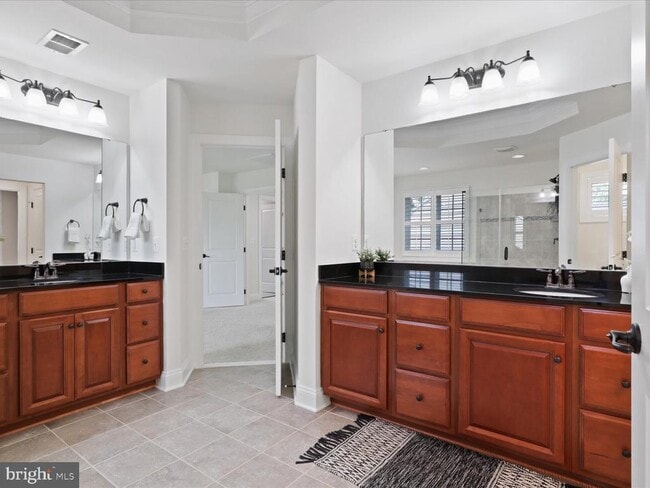 Building Photo - 41595 Revival Dr