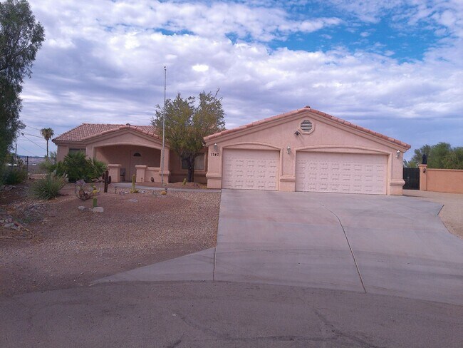 Building Photo - 1740 Quartz Ln