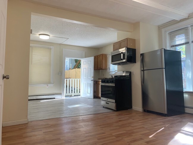 Building Photo - 134 Chestnut Ave