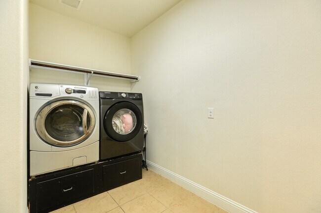 Building Photo - 2329 Vineyard Terrace Ln