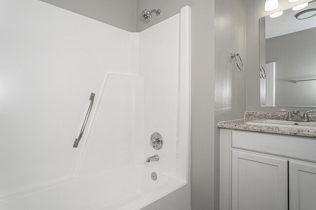 Building Photo - 5717 Aftonshire Dr