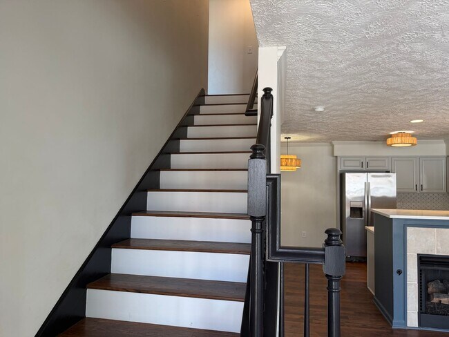 Building Photo - 2BR Townhome in Franklin