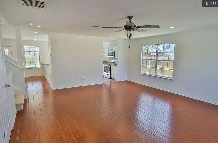 Building Photo - 7330 Twin Falls Dr