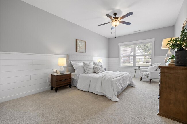 Building Photo - 718 Windrush Loop